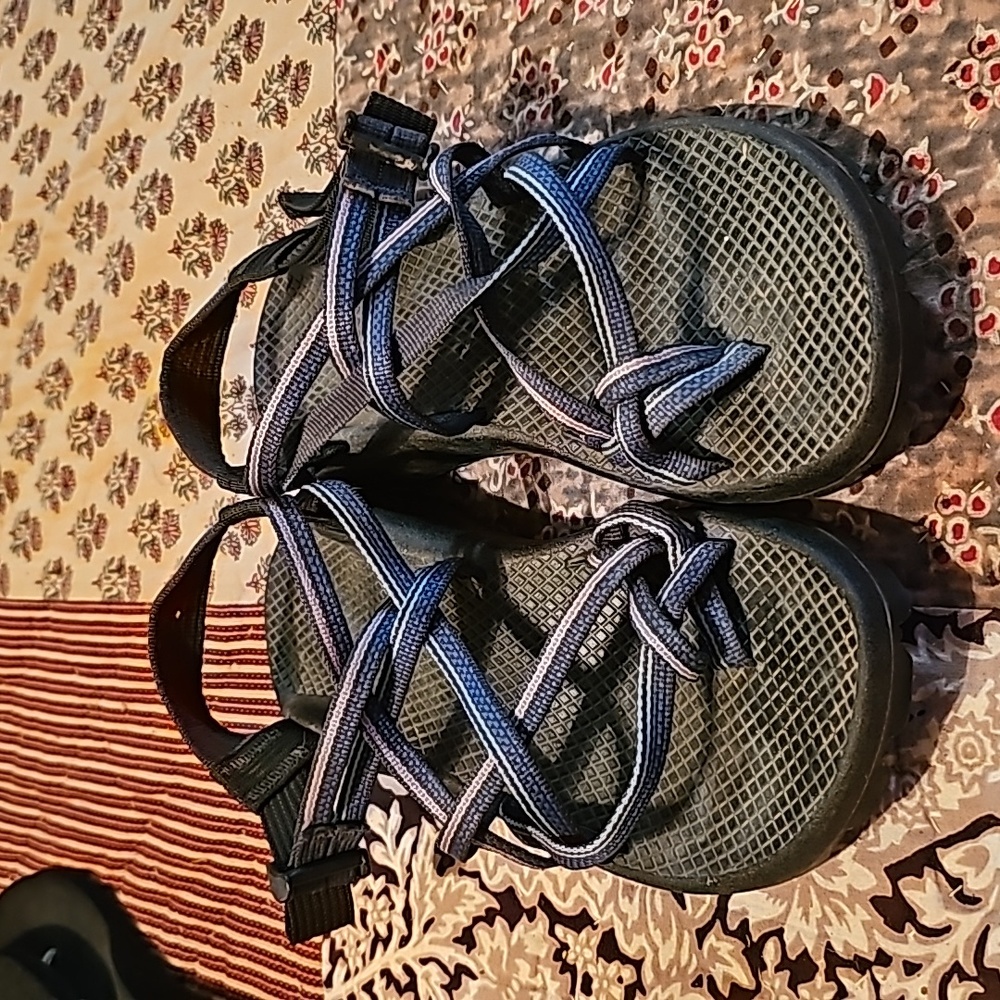 Like new Vibram Chacos  sandal women's 7